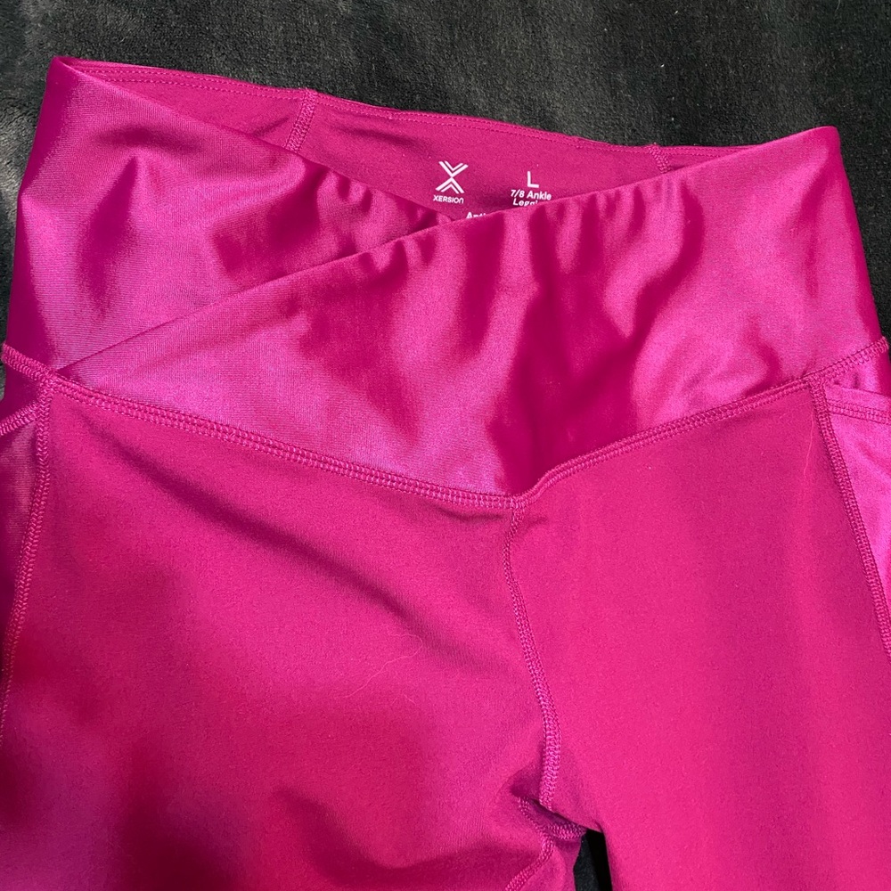 Xersion Quick dry Compression Fuchsia 7/8 Leggings size L pockets - Picture 3 of 6
